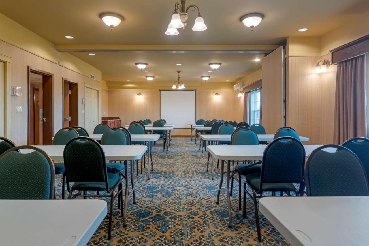 Best Western Plus Fredericton Hotel & Suites Exterior foto
