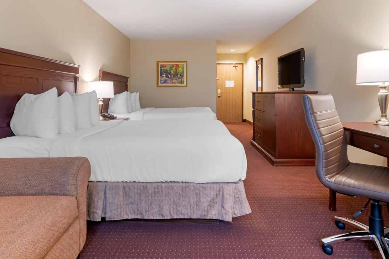 Best Western Plus Fredericton Hotel & Suites Exterior foto