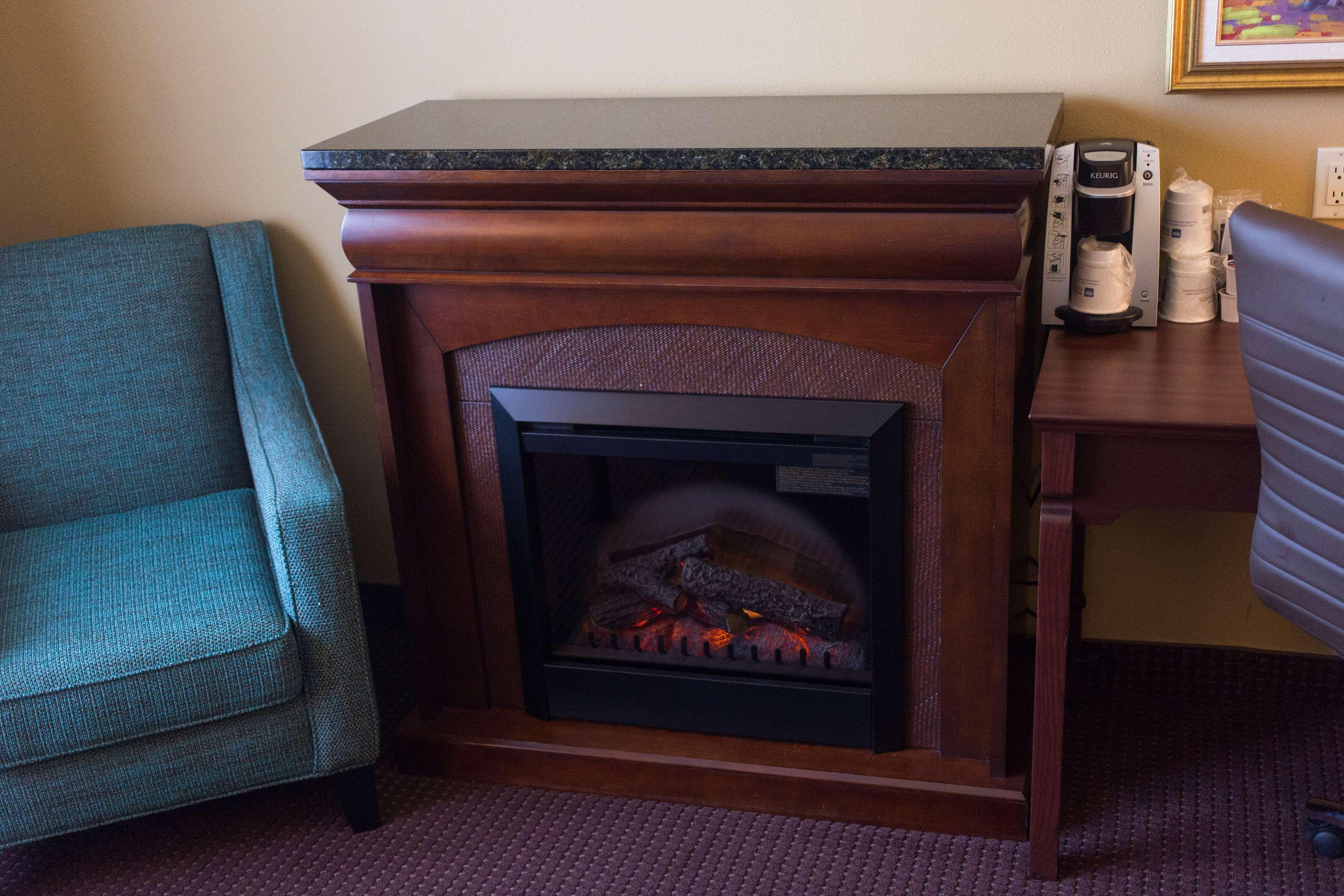 Best Western Plus Fredericton Hotel & Suites Exterior foto