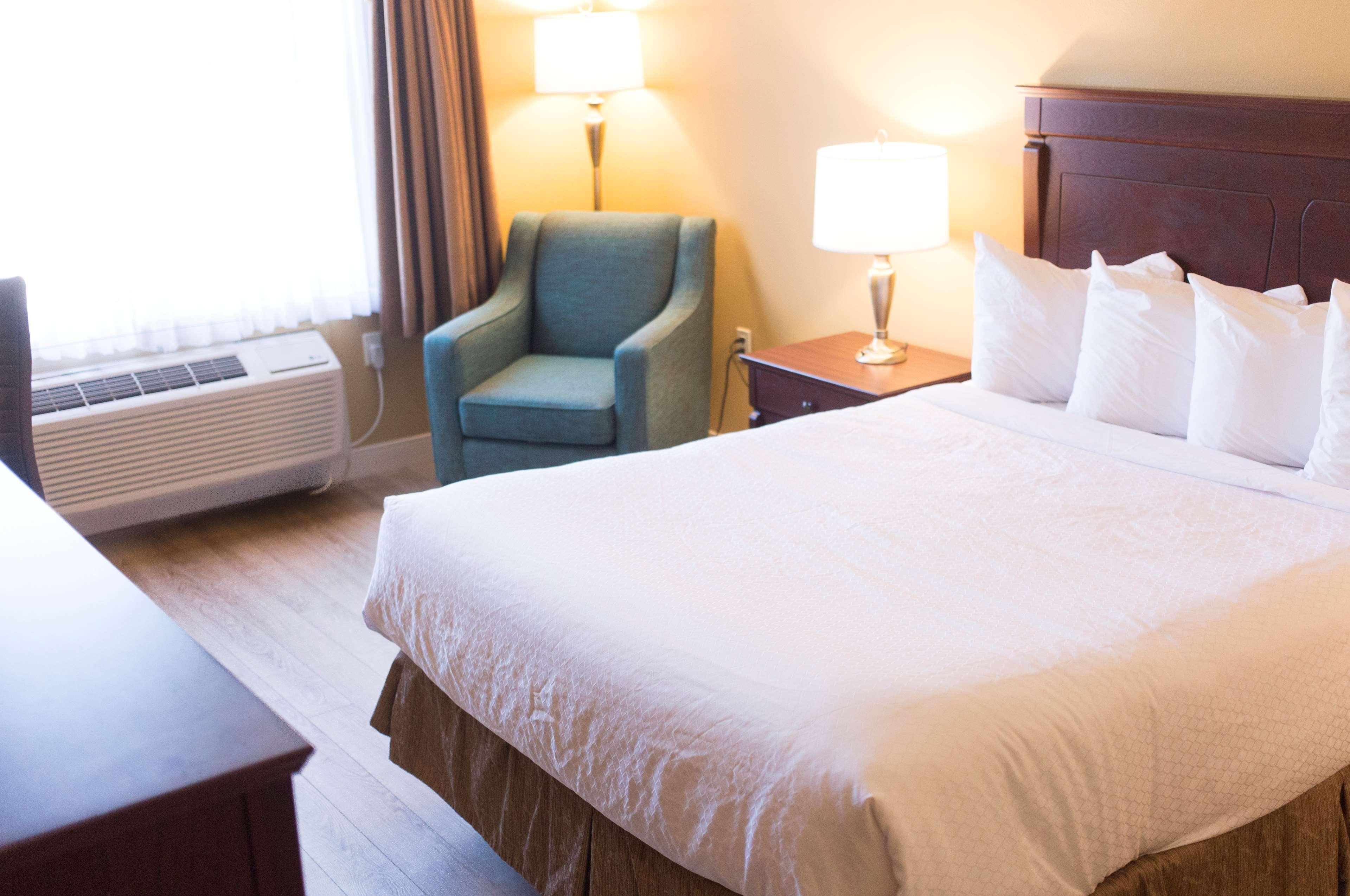 Best Western Plus Fredericton Hotel & Suites Exterior foto