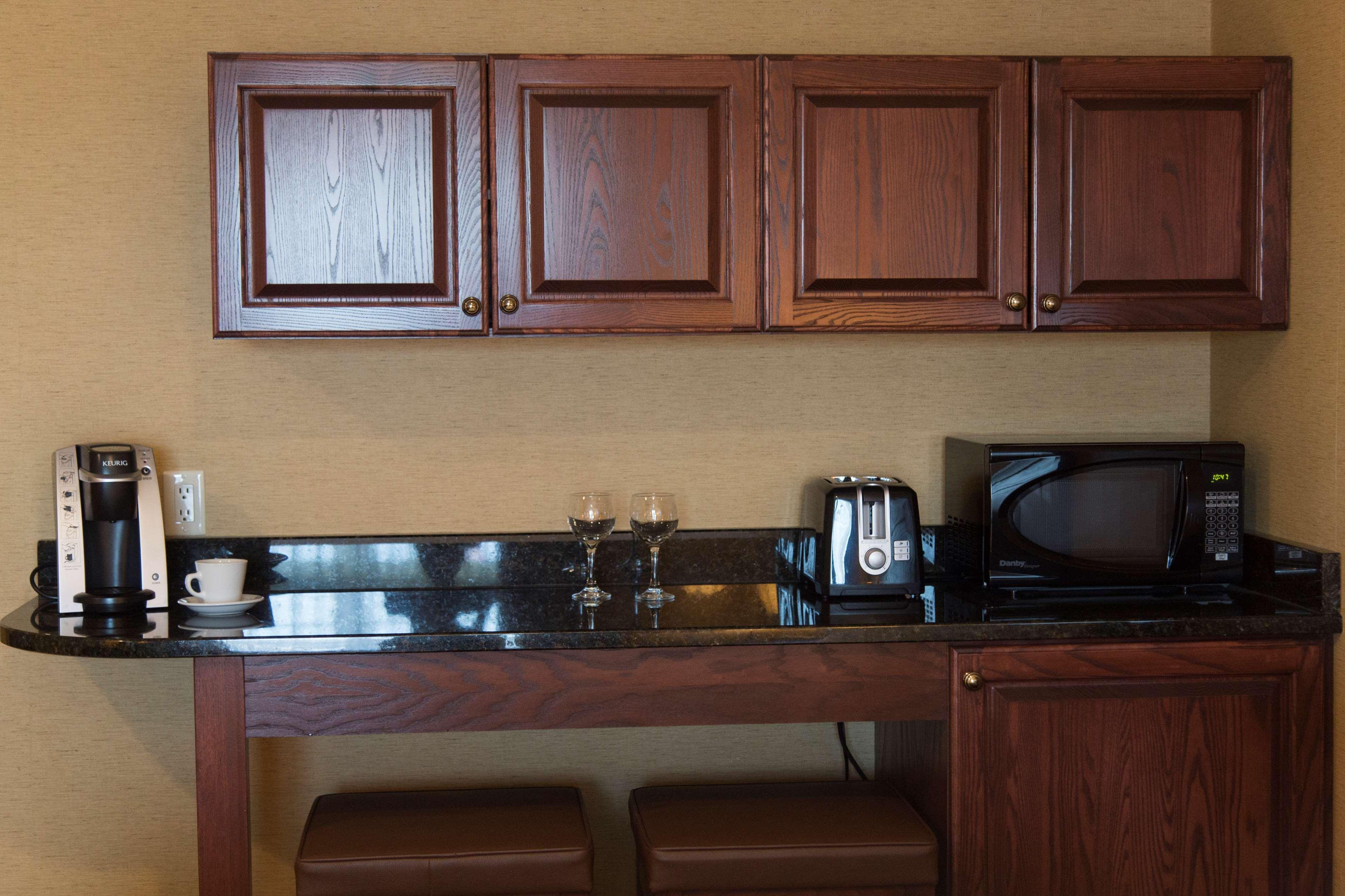 Best Western Plus Fredericton Hotel & Suites Exterior foto