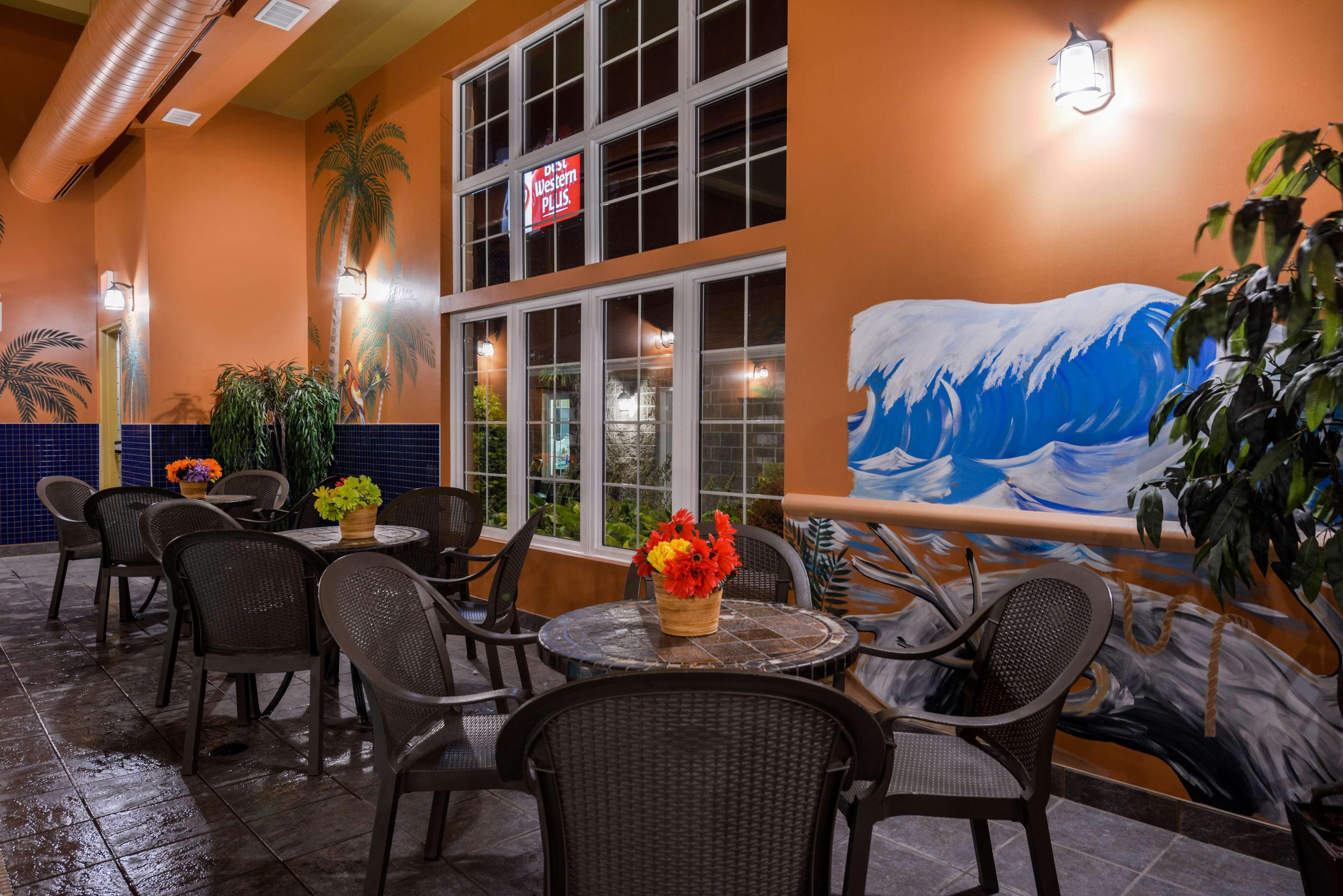 Best Western Plus Fredericton Hotel & Suites Exterior foto
